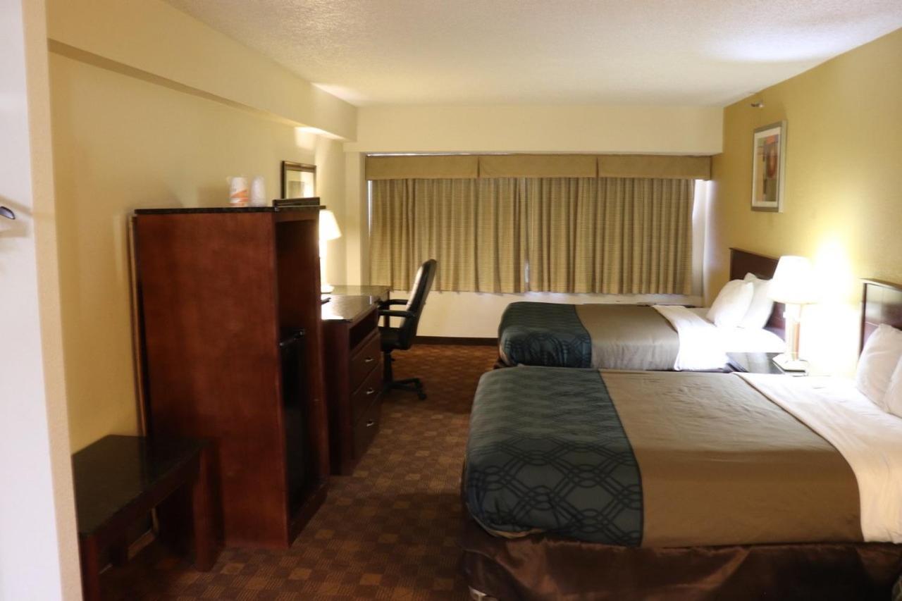 Rodeway Inn Sandston Ngoại thất bức ảnh