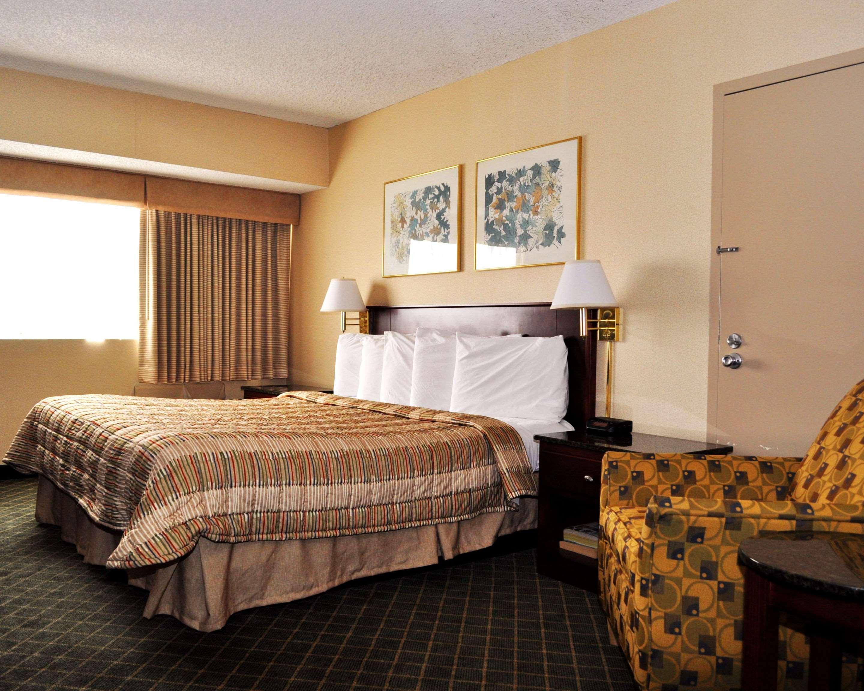 Rodeway Inn Sandston Ngoại thất bức ảnh