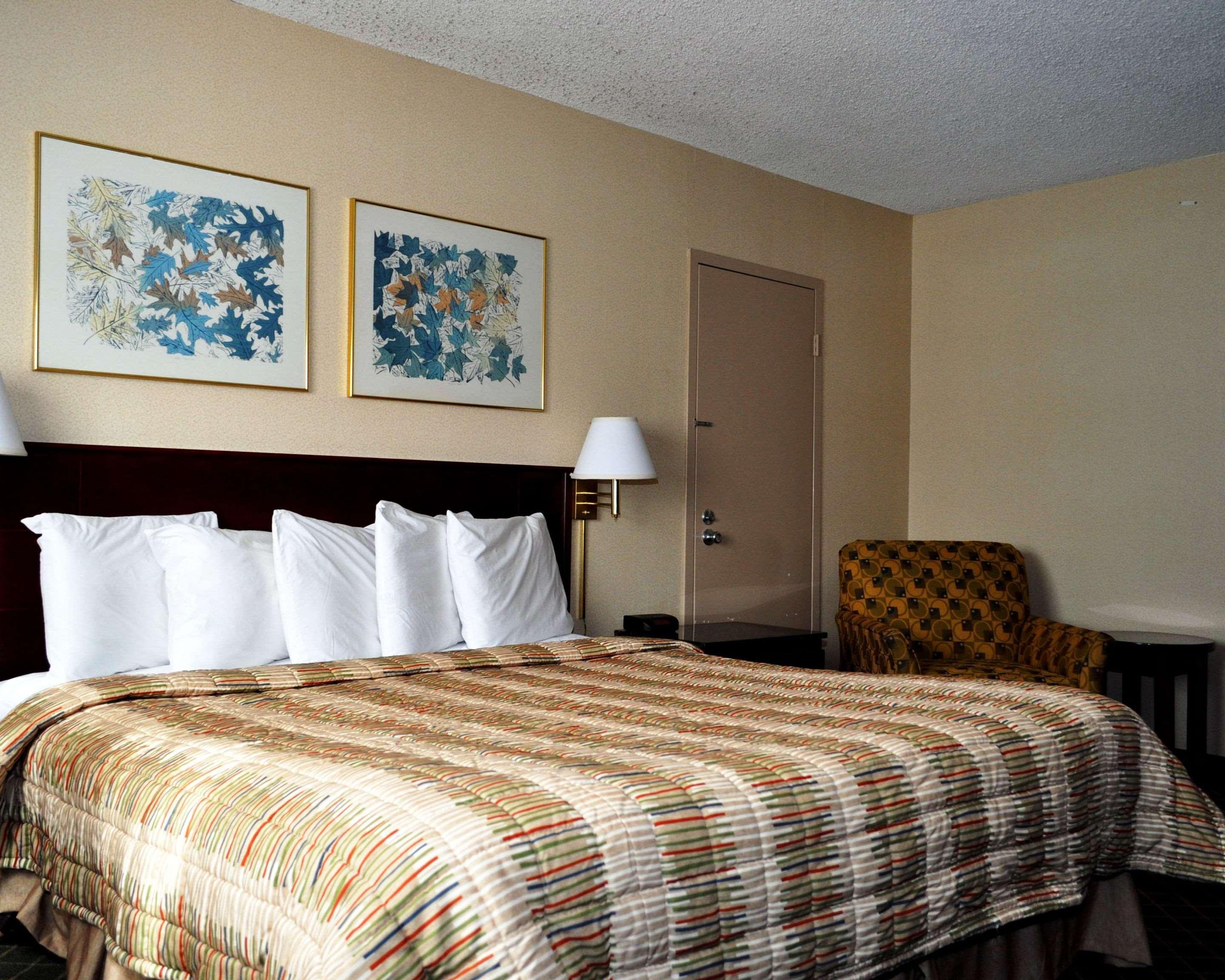 Rodeway Inn Sandston Ngoại thất bức ảnh