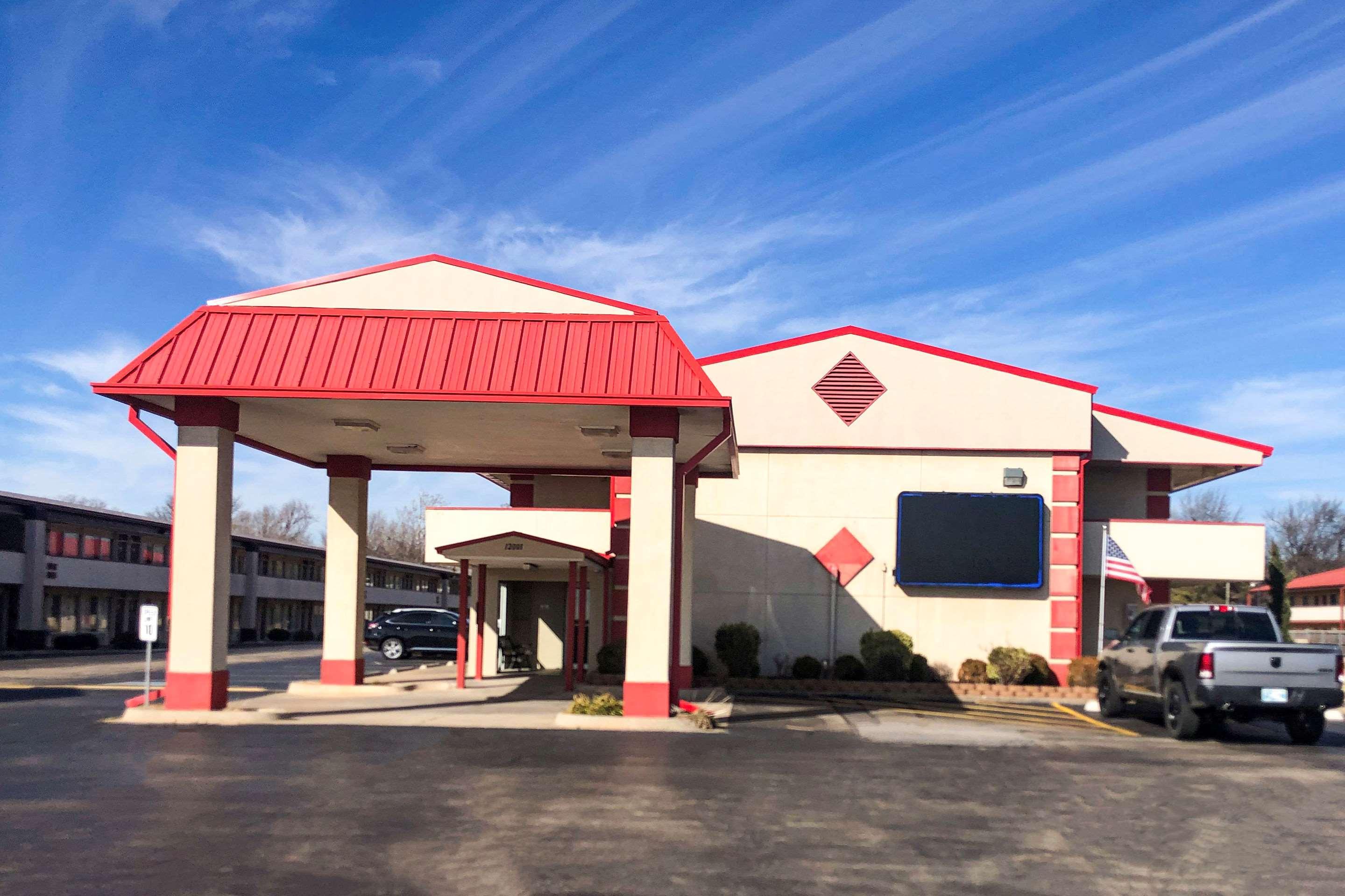 Rodeway Inn Sandston Ngoại thất bức ảnh