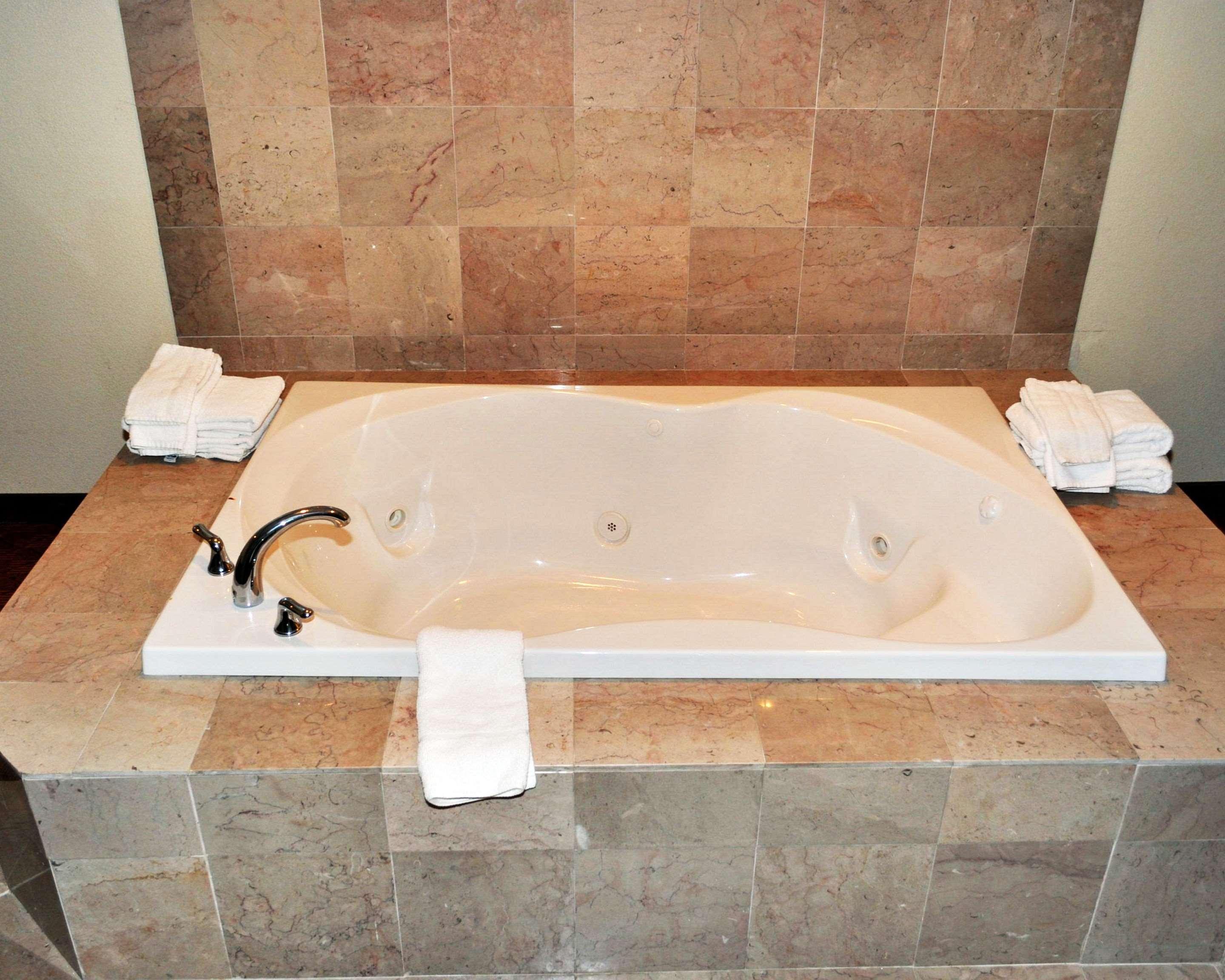 Rodeway Inn Sandston Ngoại thất bức ảnh