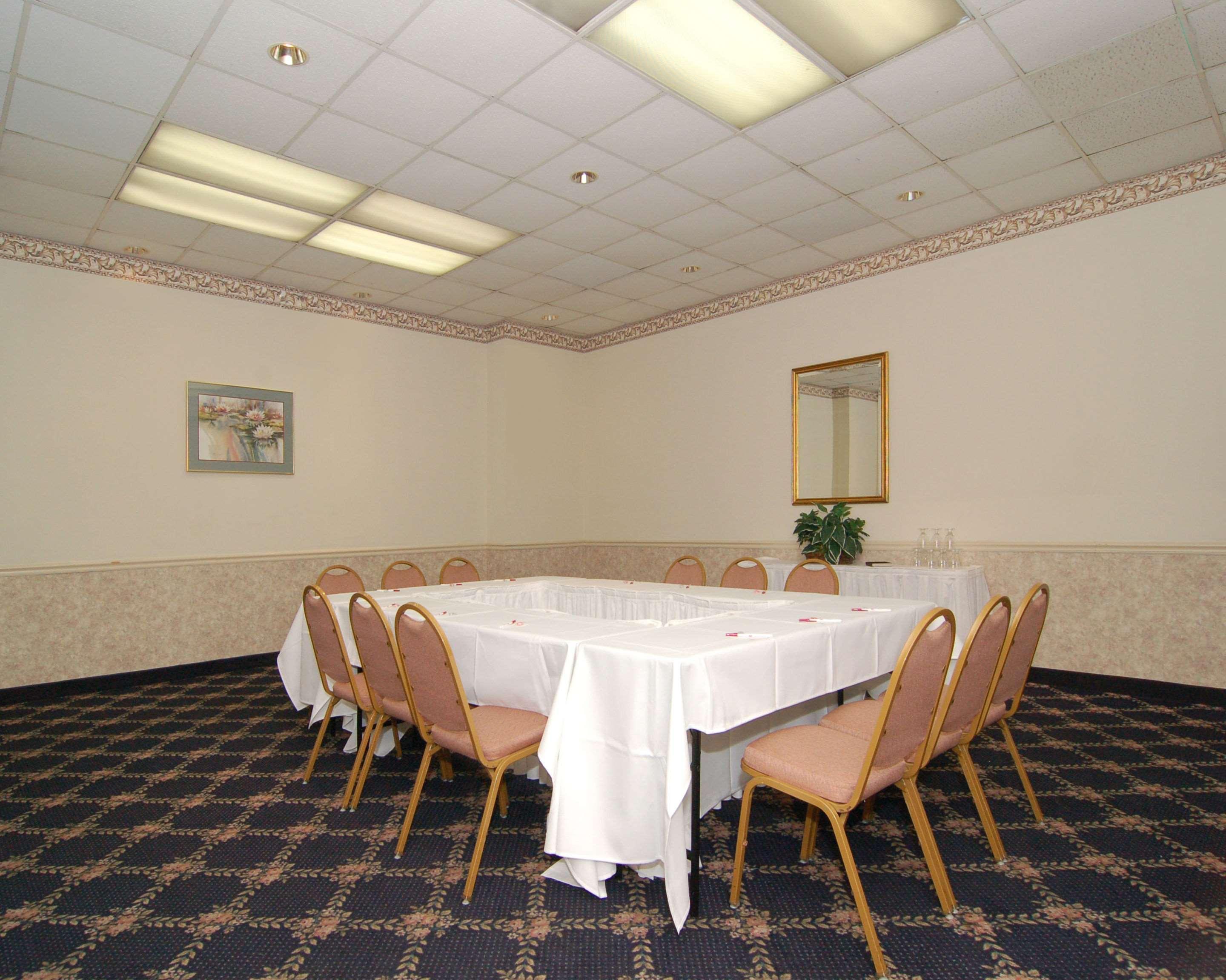 Rodeway Inn Sandston Ngoại thất bức ảnh