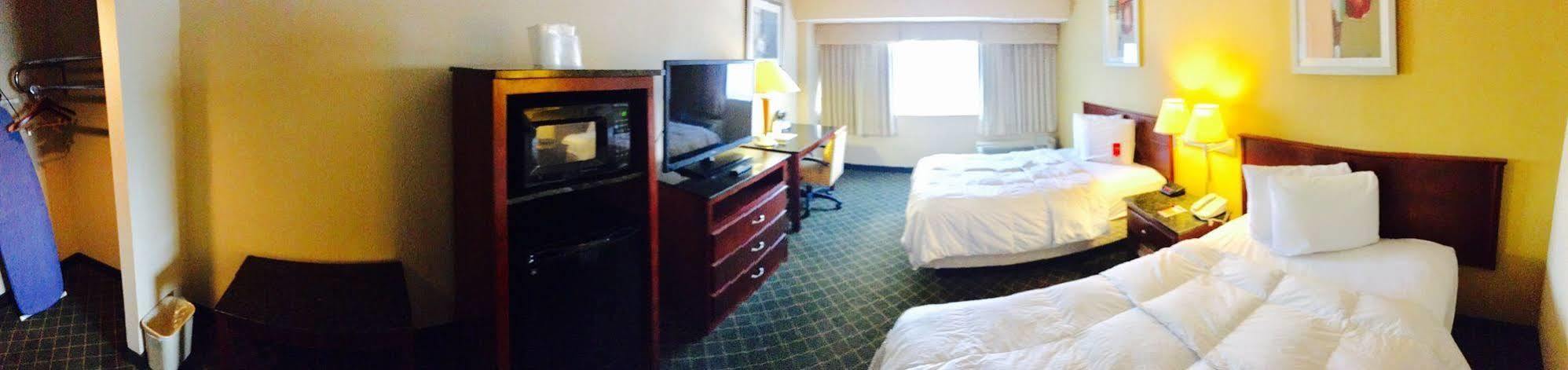 Rodeway Inn Sandston Ngoại thất bức ảnh
