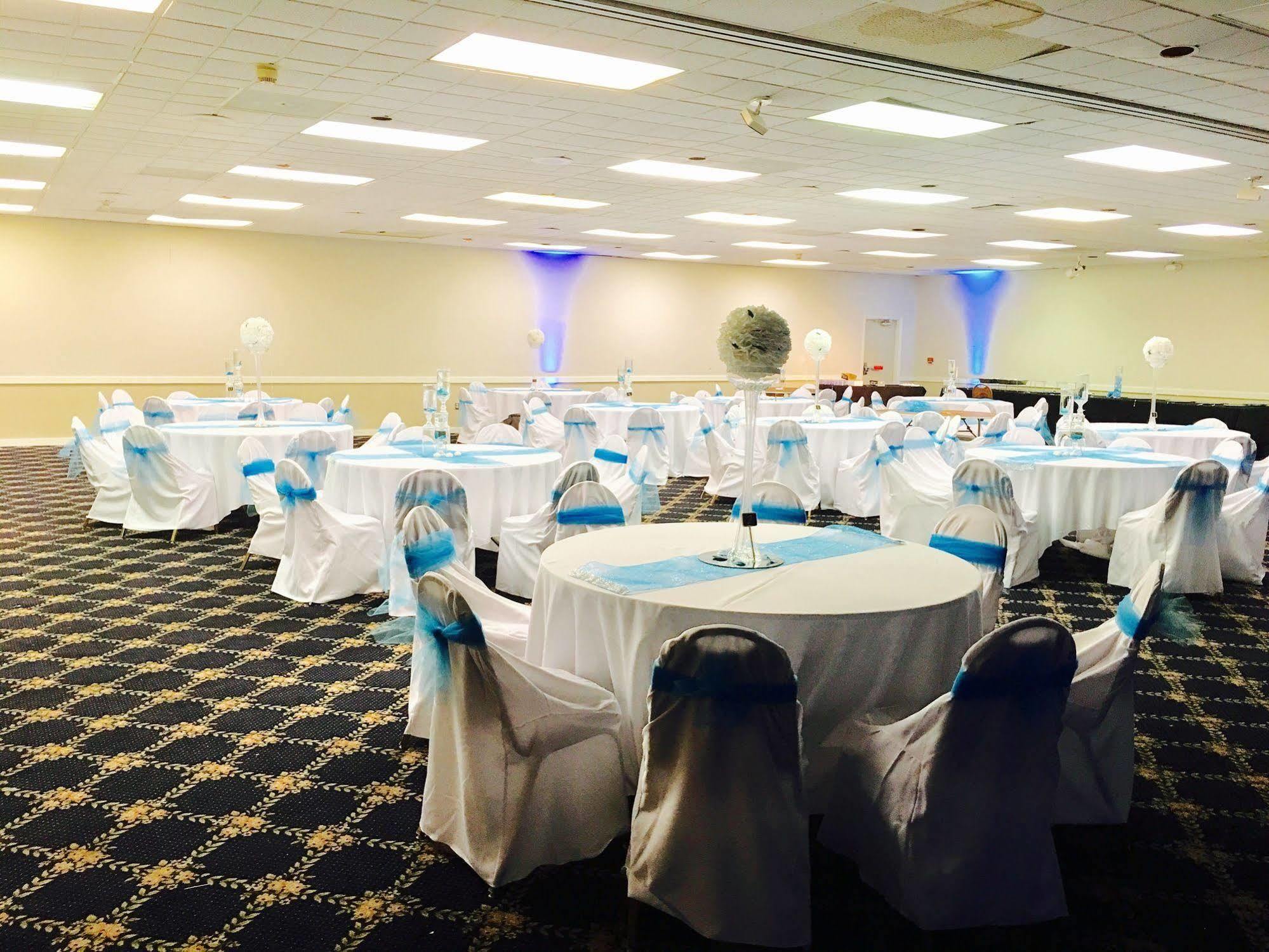 Rodeway Inn Sandston Ngoại thất bức ảnh