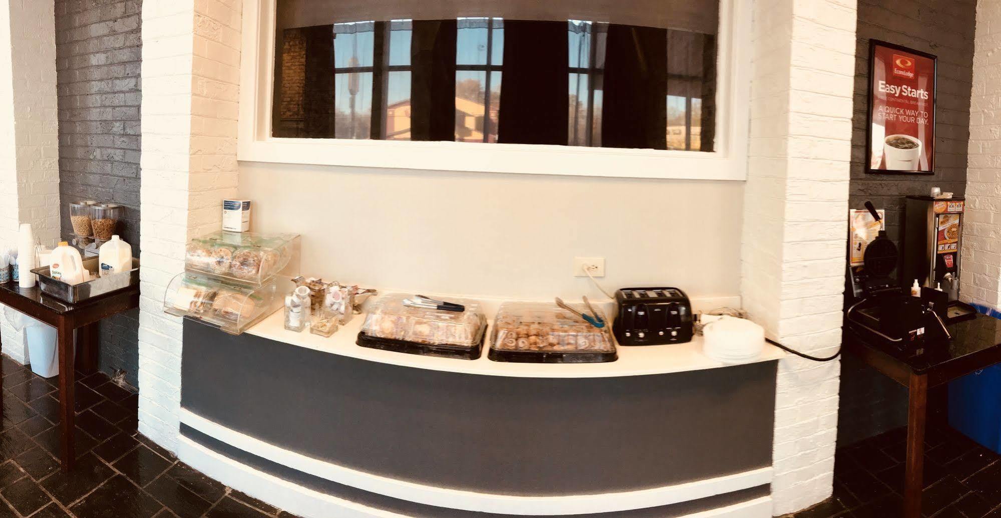 Rodeway Inn Sandston Ngoại thất bức ảnh