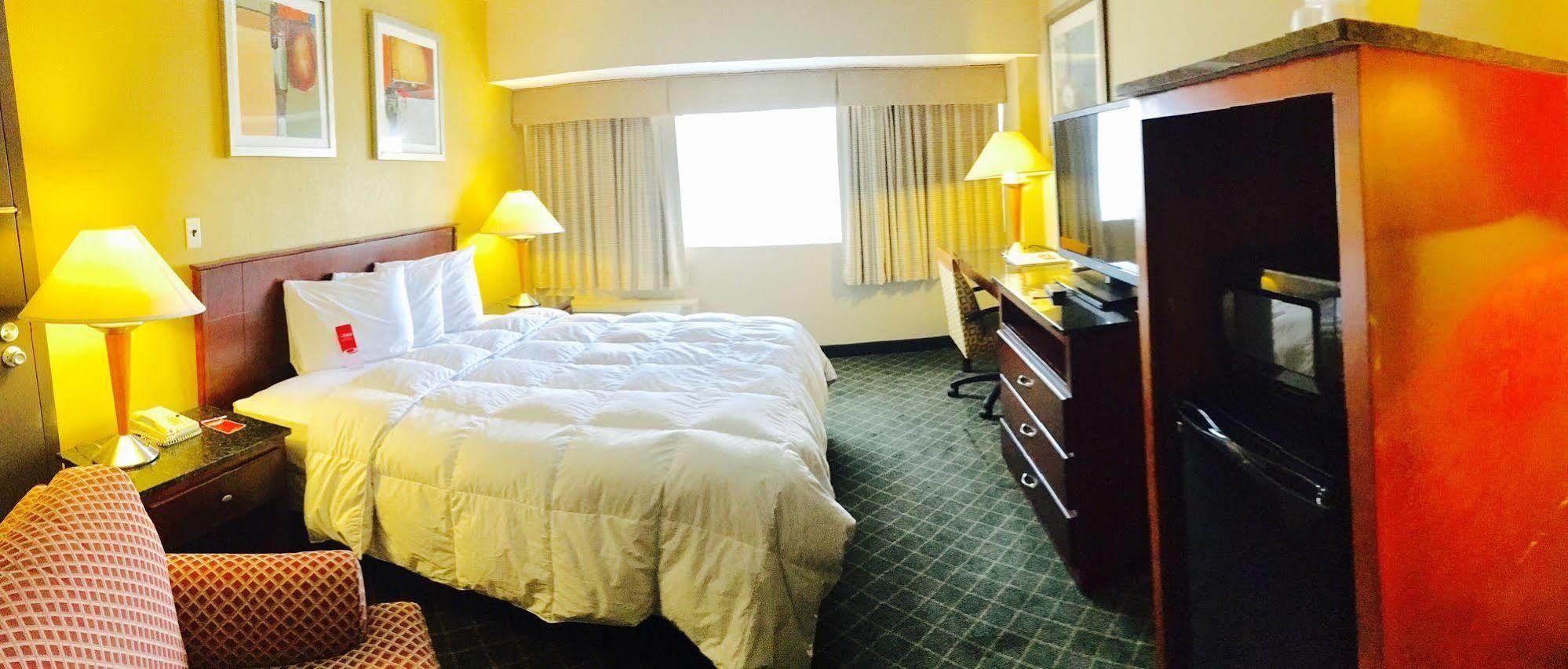 Rodeway Inn Sandston Ngoại thất bức ảnh