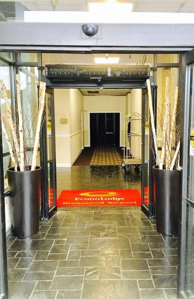 Rodeway Inn Sandston Ngoại thất bức ảnh